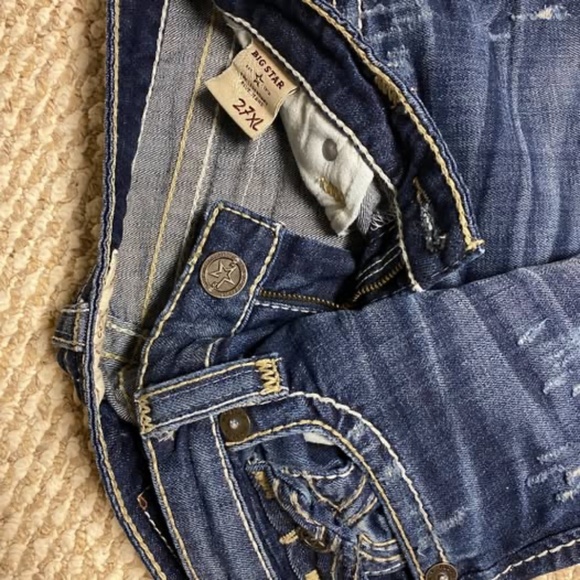 Buckle - Picture 2 of 4